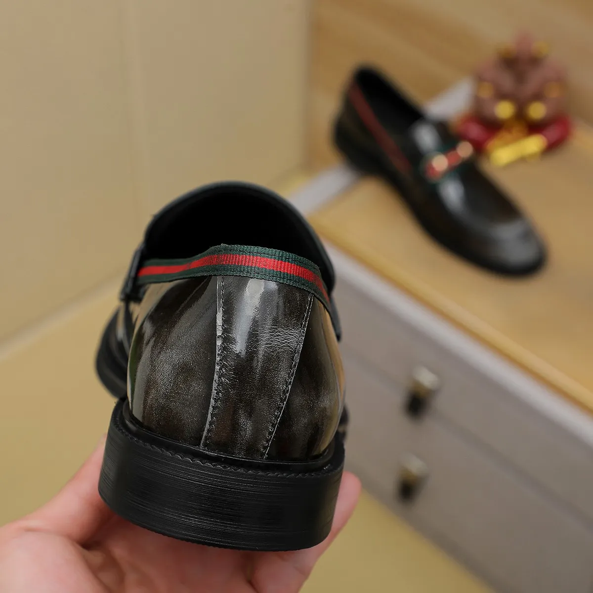 Men's shoes 💰460 💰💰Gucci official website men's business formal leather shoes update💥Hong Kong counters synchronize new styles💥completely one to one replica shipment👍zero difference in counter quality 0⃣️all made of imported first-layer cowhide on the outside with original hardware buckles➕water-dyed🐂leather lining production, color, code matching 39-44 (customized at 38.45.46)……